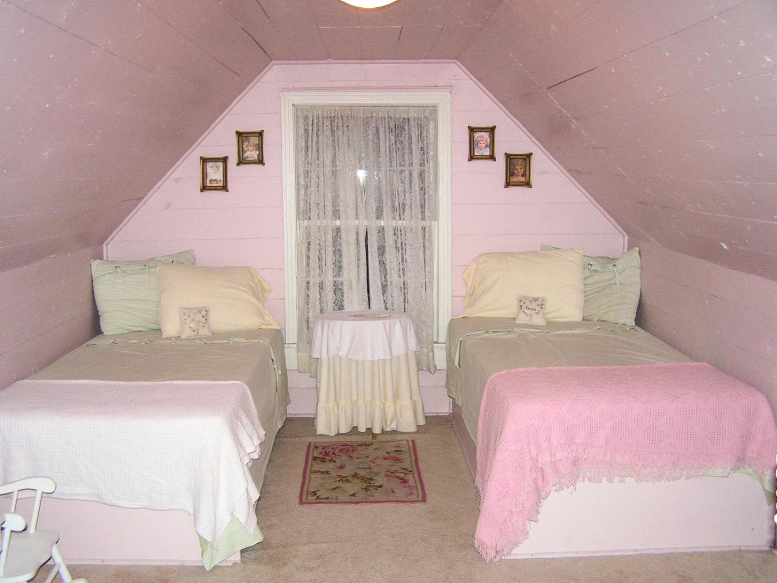 Carleton House Bed And Breakfast Bonham Экстерьер фото
