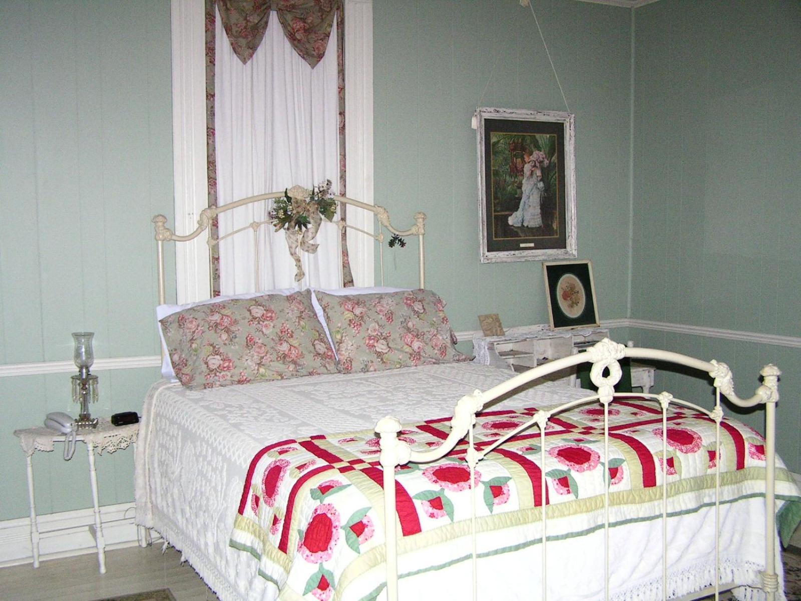 Carleton House Bed And Breakfast Bonham Экстерьер фото