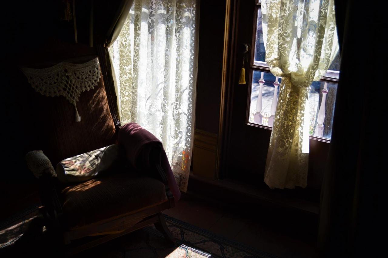 Carleton House Bed And Breakfast Bonham Экстерьер фото